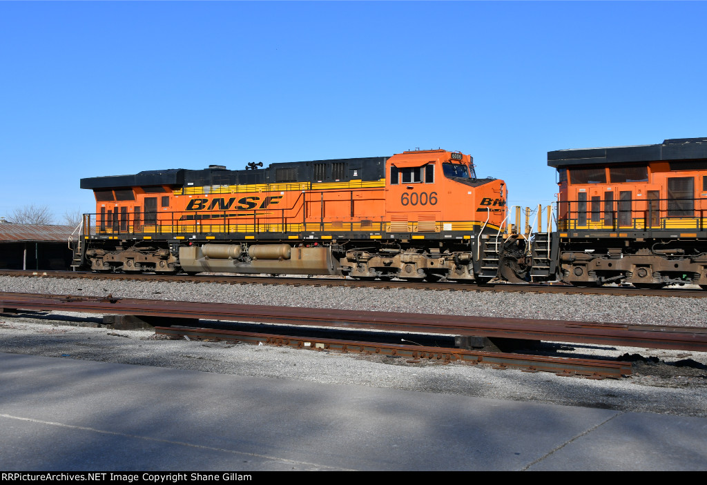 BNSF 6006 Roster shot.